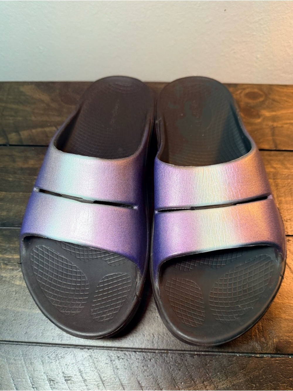 OOFOS Womens Slide Sandals Purple & Black /white Size 9 - Picture 4 of 5